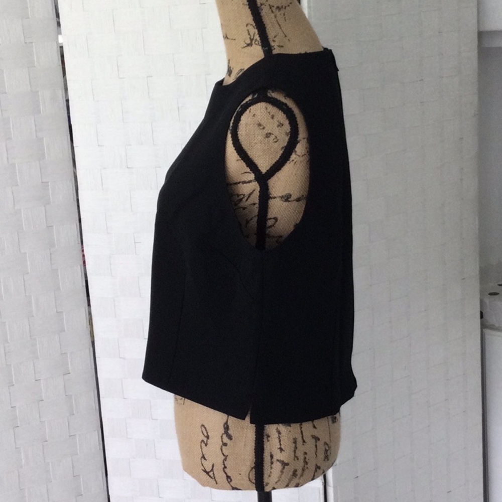 Woman’s Ann Klein Sleeveless Black Top Size 14. Zipper down back lined. #29 - Picture 2 of 8